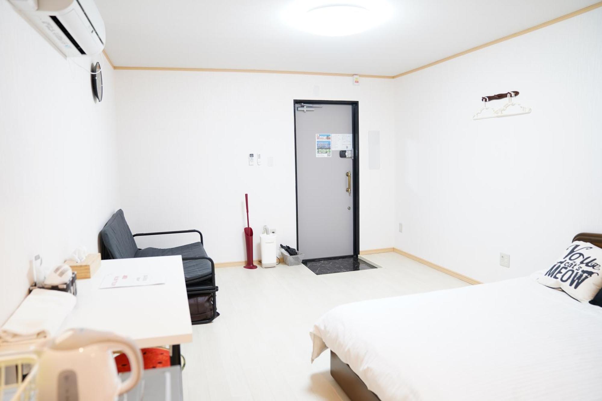 Namba S34O2Abcwififree Hotel Osaka Exterior photo